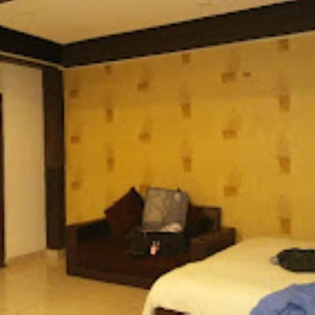 Hotel Maratha Palace,Satara Bagian luar foto