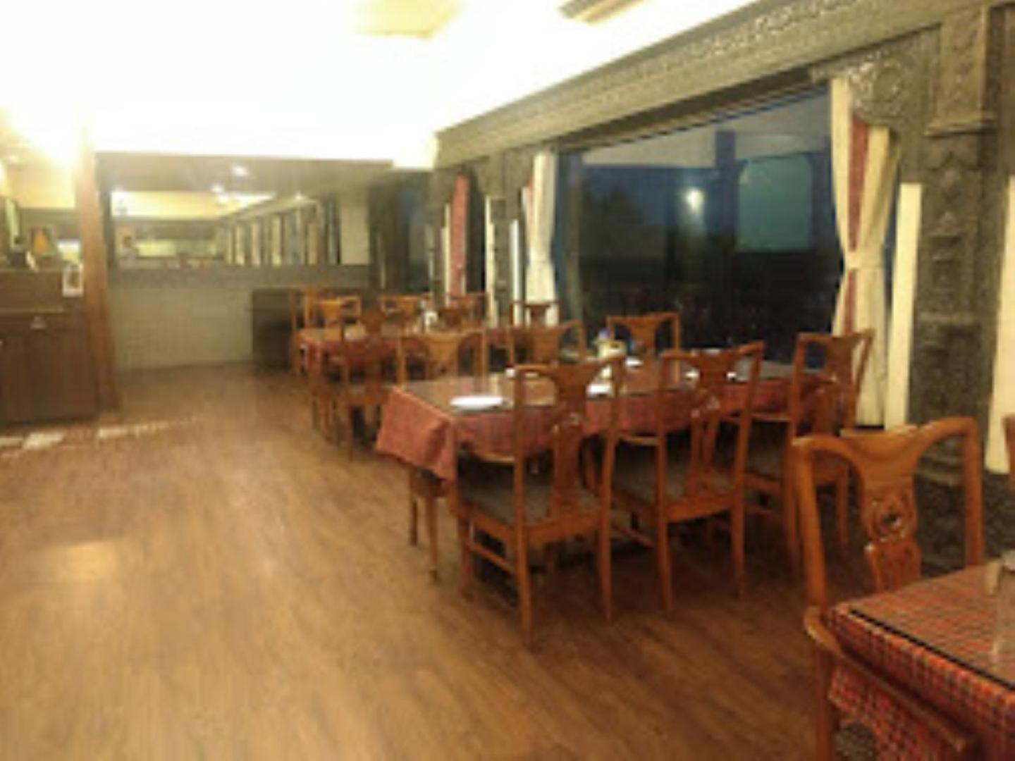 Hotel Maratha Palace,Satara Bagian luar foto