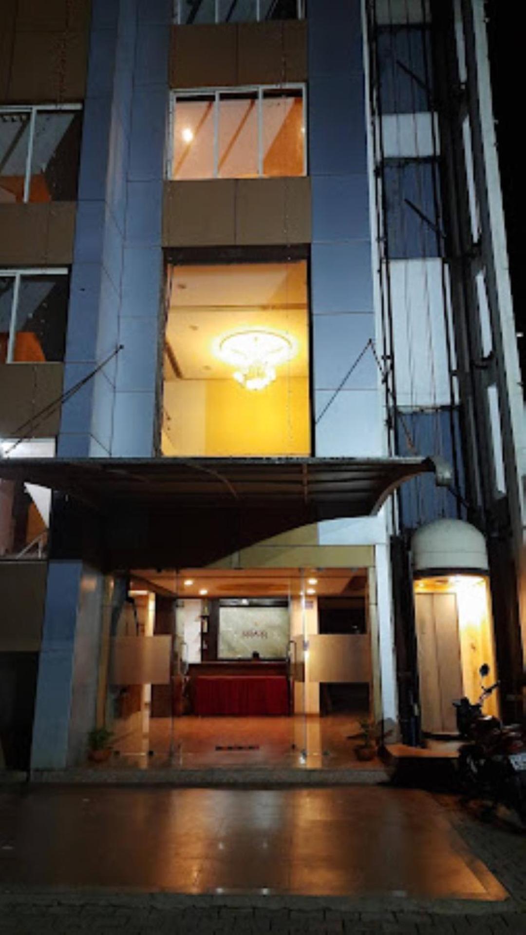 Hotel Maratha Palace,Satara Bagian luar foto