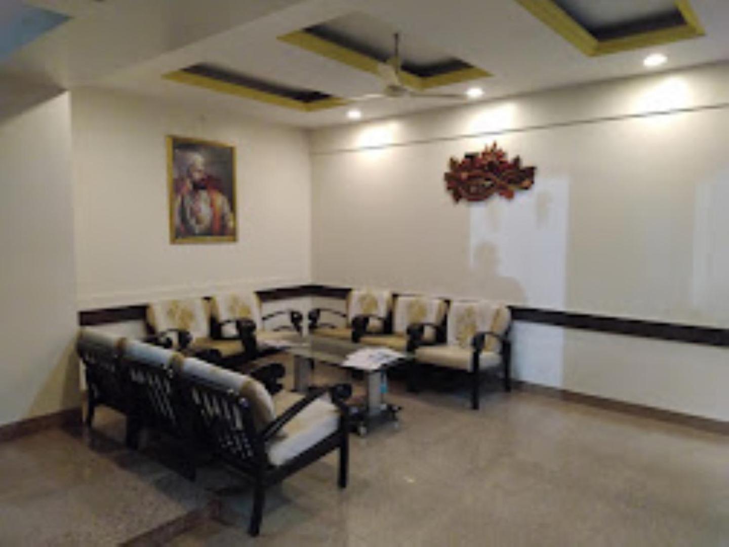 Hotel Maratha Palace,Satara Bagian luar foto