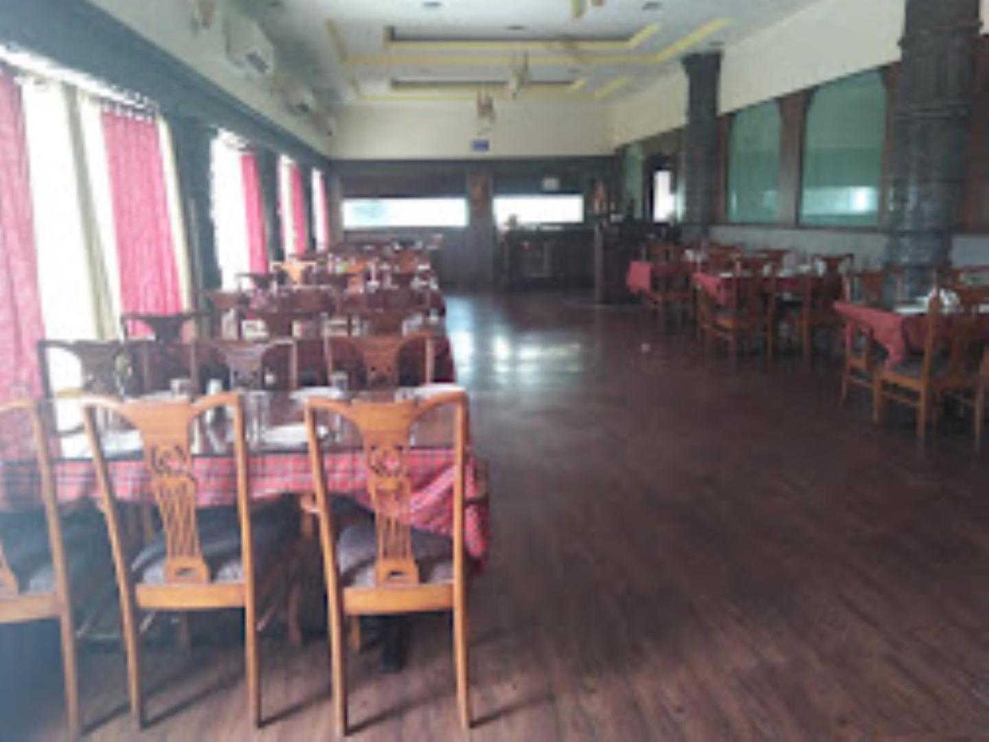Hotel Maratha Palace,Satara Bagian luar foto