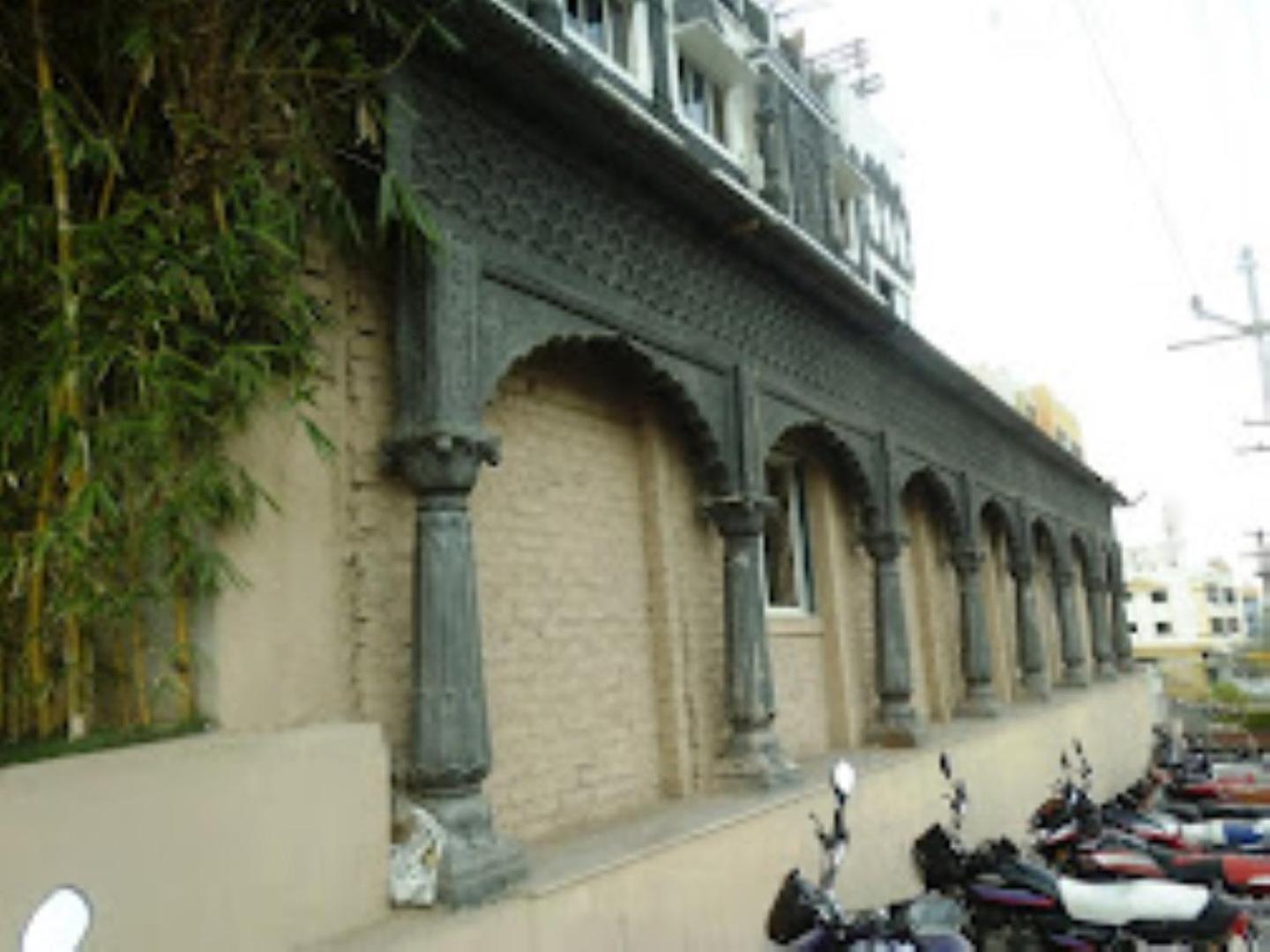 Hotel Maratha Palace,Satara Bagian luar foto