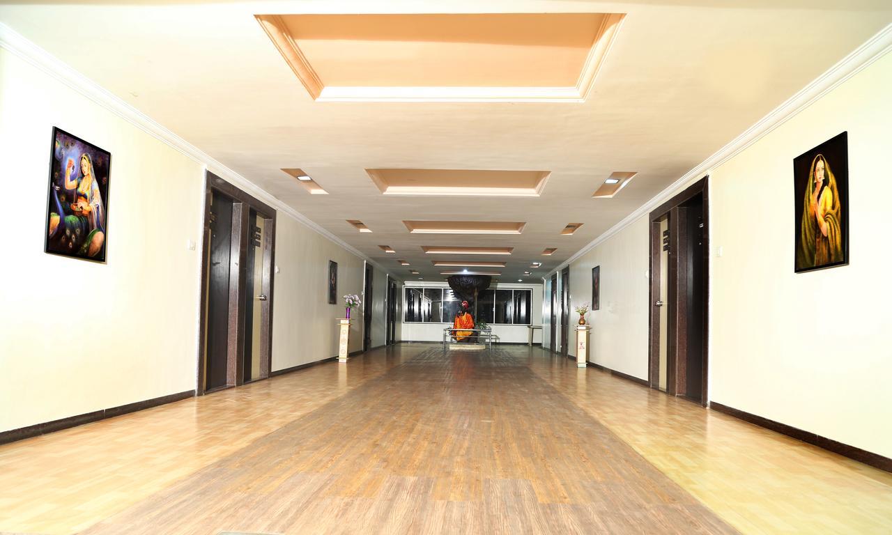 Hotel Maratha Palace,Satara Bagian luar foto
